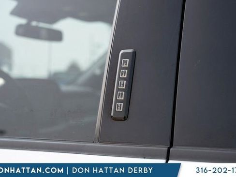 Used 2022 Ford F150 Lariat w/ Trailer Tow Package image 35