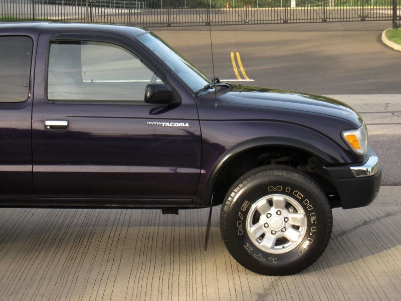 Used 1999 Toyota Tacoma 4x4 Xtracab w/ SR5 Pkg image 10