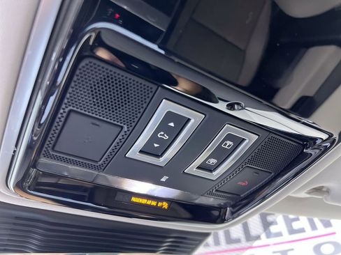 Used 2021 Land Rover Range Rover Velar S image 33