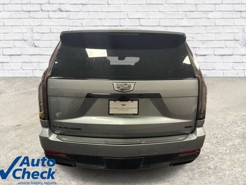 Used 2025 Cadillac Escalade ESV Sport Platinum w/ LPO, Floor Liner Package AWD/4WD image 4