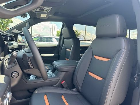 New 2026 GMC Sierra 1500 AT4 w/ AT4 Premium Package AWD/4WD image 17