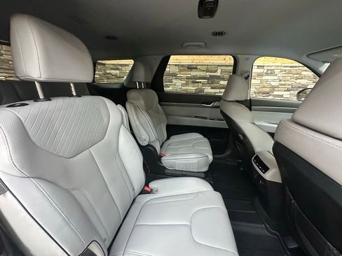 Certified 2024 Hyundai Palisade SEL image 33