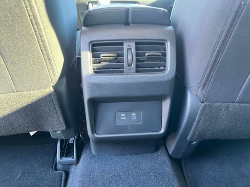 Certified 2025 Nissan Rogue SV image 17