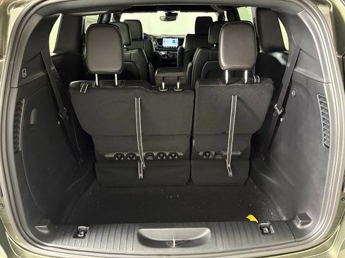 New 2027 Chrysler Pacifica Select FWD image 39