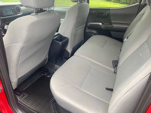 Used 2017 Toyota Tacoma 4x4 Double Cab image 24