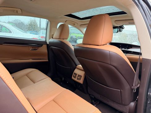 Used 2017 Lexus ES 350 w/ Premium Package image 17