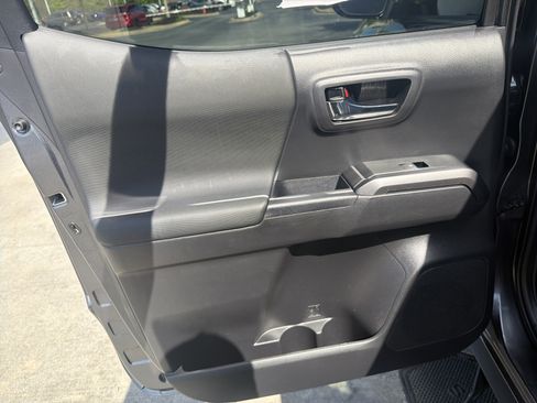 Used 2023 Toyota Tacoma TRD Off-Road w/ Technology Package image 27