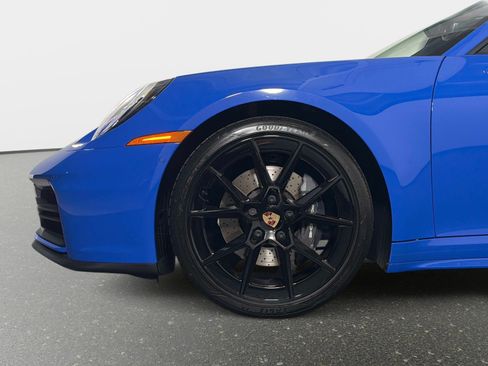 Used 2025 Porsche 911 Carrera RWD image 13