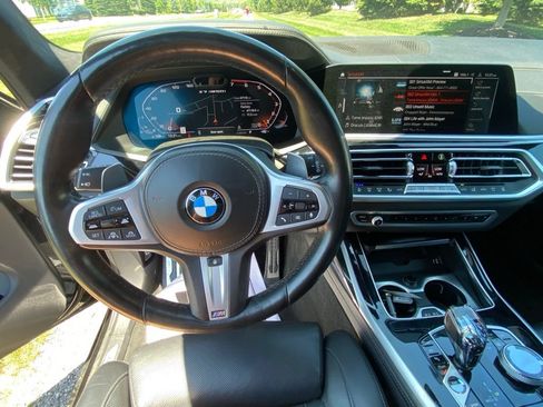 Used 2022 BMW X7 M50i AWD/4WD image 10