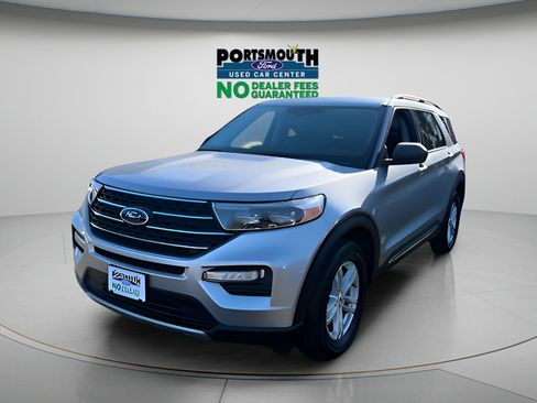 Used 2022 Ford Explorer XLT w/ Equipment Group 202A AWD/4WD image 16