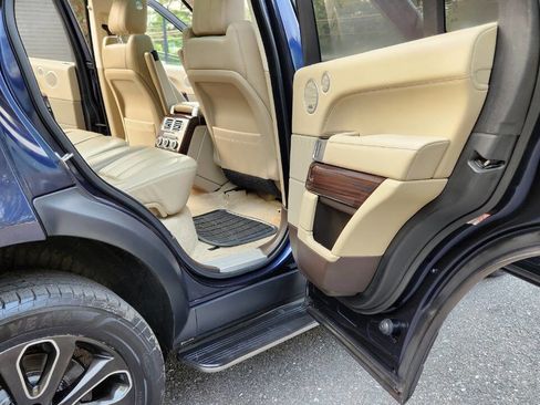 Used 2017 Land Rover Range Rover HSE image 39