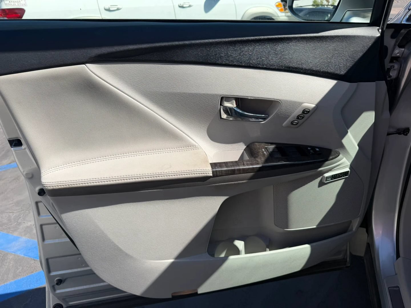 Used 2013 Toyota Venza XLE w/ XLE Premium Pkg FWD image 9