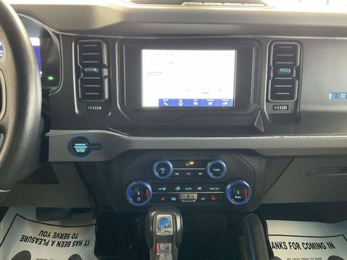 Used 2022 Ford Bronco Black Diamond AWD/4WD image 15