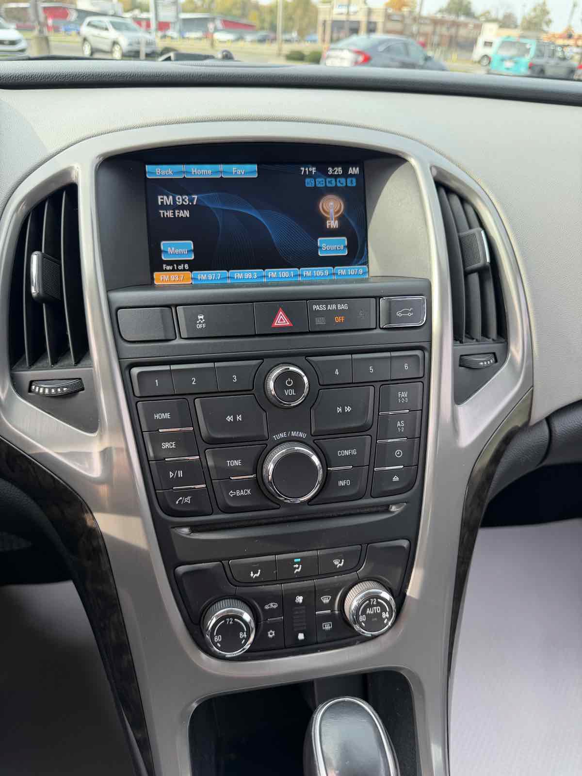 Used 2014 Buick Verano FWD image 22
