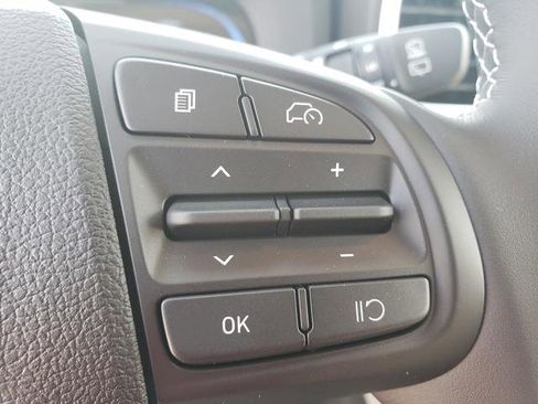 New 2025 Hyundai Venue SEL image 17