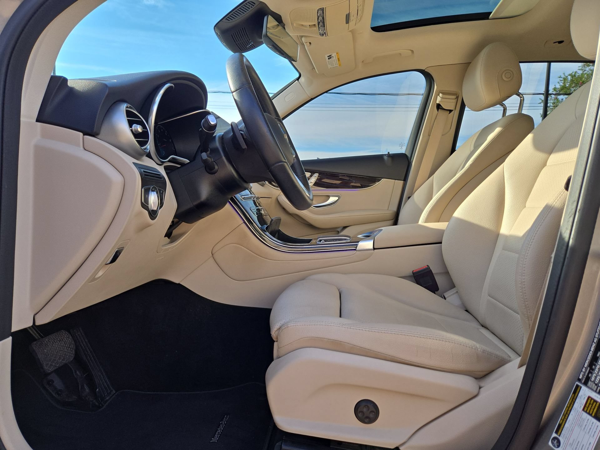 Certified 2021 Mercedes-Benz GLC 300 image 16