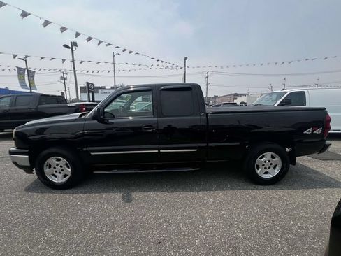 Used 2007 Chevrolet Silverado 1500 LT w/ Extended Cab Value Package AWD/4WD image 5