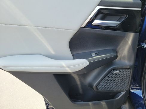 New 2026 Mitsubishi Outlander SE FWD image 12