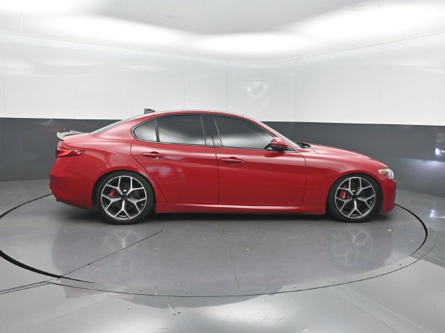 Used 2019 Alfa Romeo Giulia Ti RWD image 27