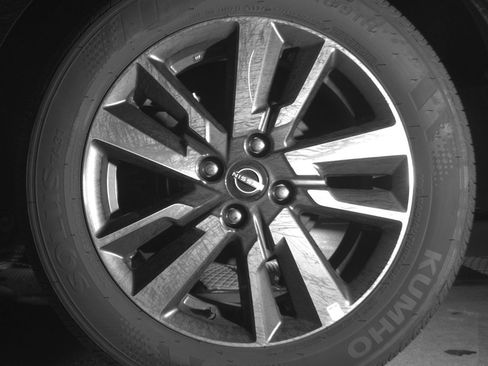 Used 2025 Nissan Versa SV image 14