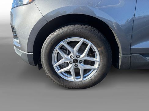 Used 2023 Ford Edge SEL image 9