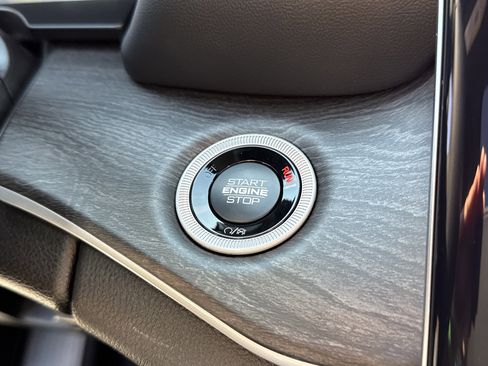 New 2025 Jeep Grand Cherokee Limited w/ Black Appearance Package image 36