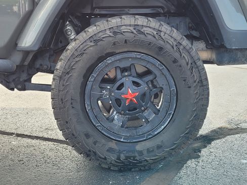 Used 2021 Jeep Gladiator Sport AWD/4WD image 10