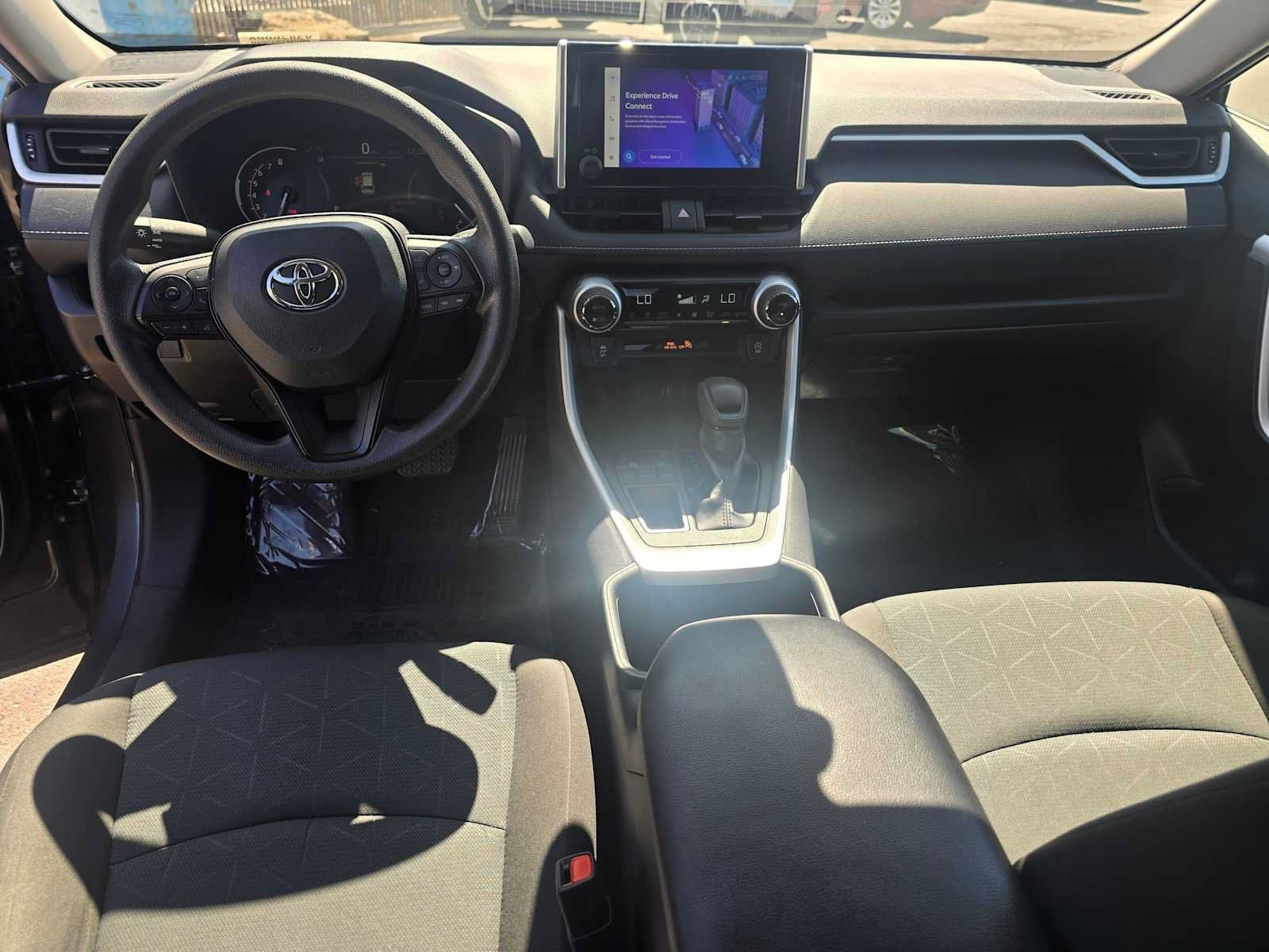 Used 2025 Toyota RAV4 XLE FWD image 19