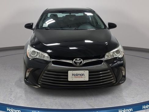 Used 2016 Toyota Camry LE image 3