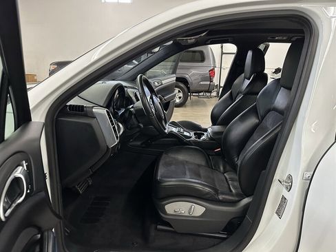 Used 2013 Porsche Cayenne GTS image 10