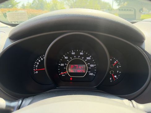 Used 2015 Kia Soul + FWD image 28