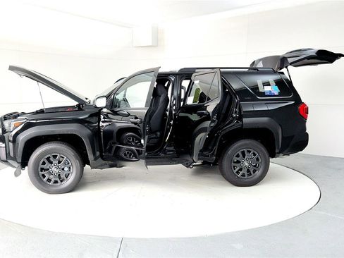 New 2025 Toyota 4Runner SR5 image 10