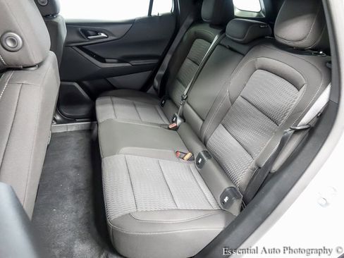 Used 2025 Chevrolet Equinox LT AWD/4WD image 11