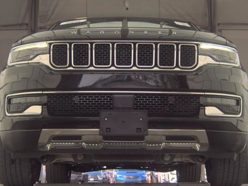 Used 2022 Jeep Wagoneer Series III image 2