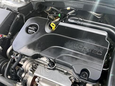 Used 2024 Chevrolet Malibu LT FWD image 32