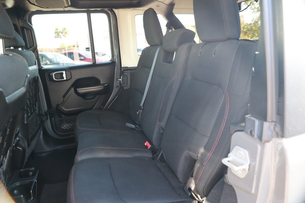 Used 2019 Jeep Wrangler Unlimited Rubicon w/ Cold Weather Group AWD/4WD image 36