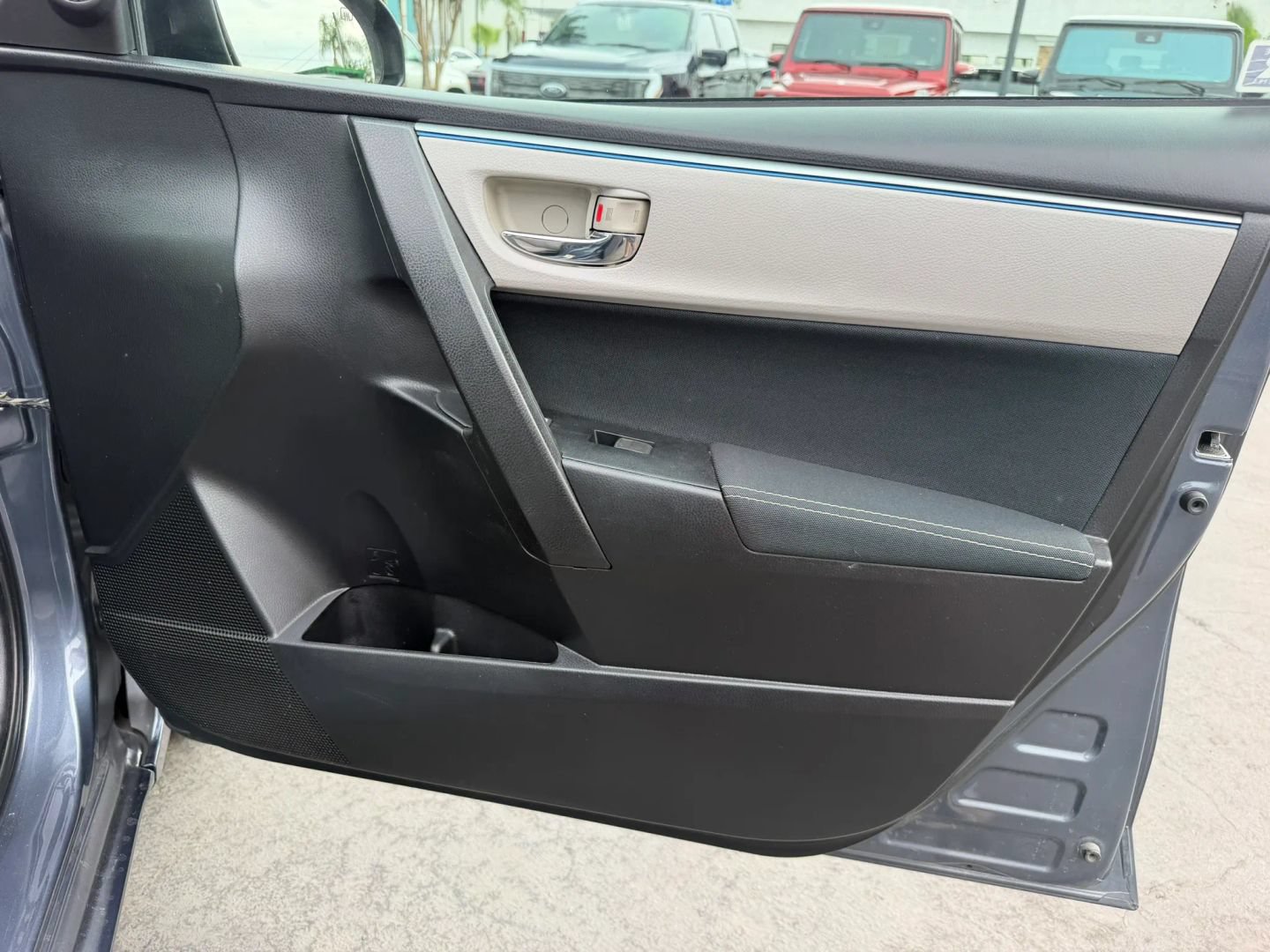 Used 2014 Toyota Corolla LE w/ Protection Package FWD image 14