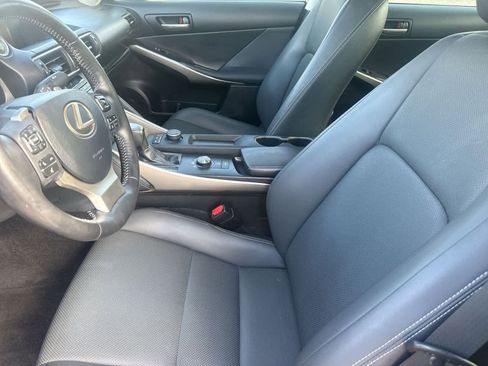 Used 2019 Lexus IS 300 image 17