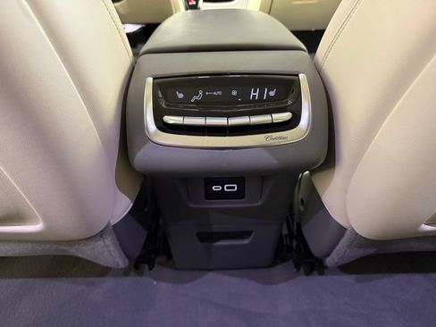 Certified 2021 Cadillac XT6 Premium Luxury AWD/4WD image 26