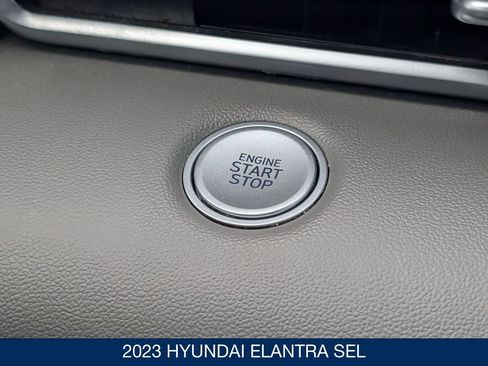 Used 2023 Hyundai Elantra SEL w/ Preferred Accessory Package FWD image 25