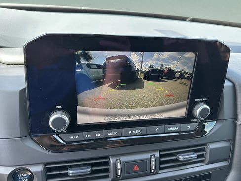 Certified 2025 Nissan Pathfinder S FWD image 27