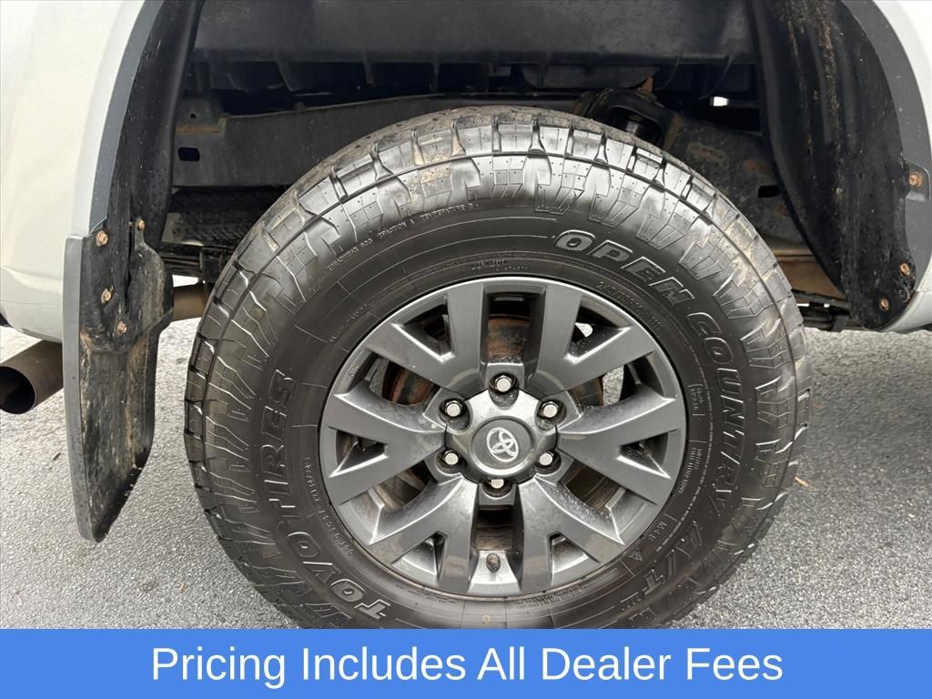 Used 2023 Toyota Tacoma SR5 w/ Technology Package AWD/4WD image 27