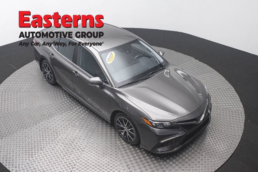 Used 2024 Toyota Camry SE FWD image 5
