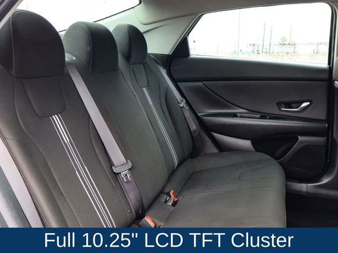 Used 2021 Hyundai Elantra SEL w/ Convenience Package image 17