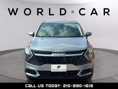 Used 2025 Kia Sportage LX FWD image 2