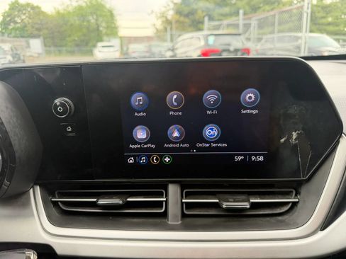 Used 2024 Chevrolet Trax LS w/ LS Convenience Package FWD image 18