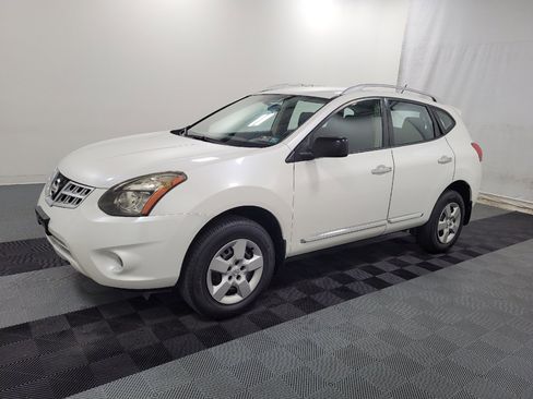 Used 2015 Nissan Rogue S w/ Convenience Package AWD/4WD image 2