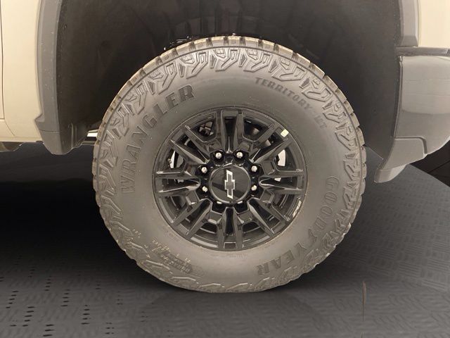 New 2026 Chevrolet Silverado 2500 ZR2 AWD/4WD image 15