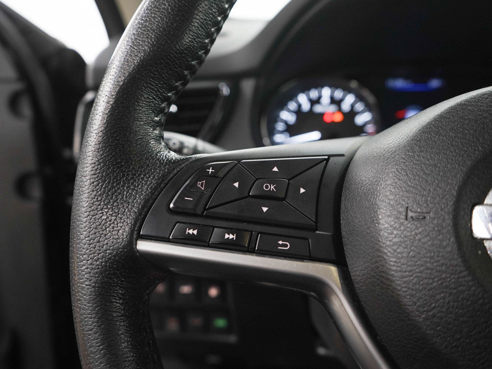 Used 2019 Nissan Rogue SV AWD/4WD image 26