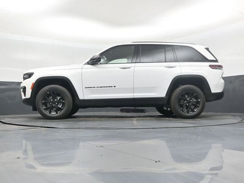 New 2025 Jeep Grand Cherokee Laredo image 43